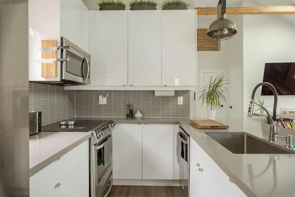 Lonborough Ave Upstairs Apartment Toronto