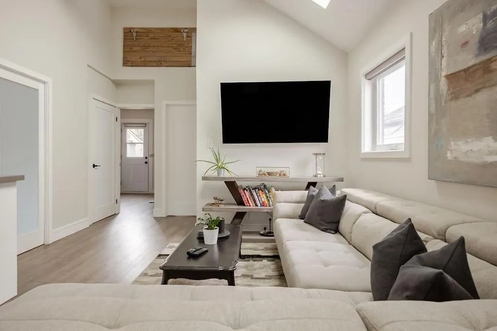 Lonborough Ave Upstairs Apartment Toronto